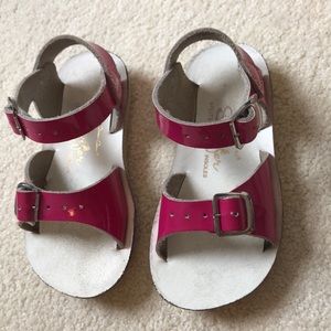 Sun-San shiny fuchsia surfer sandals, size 7